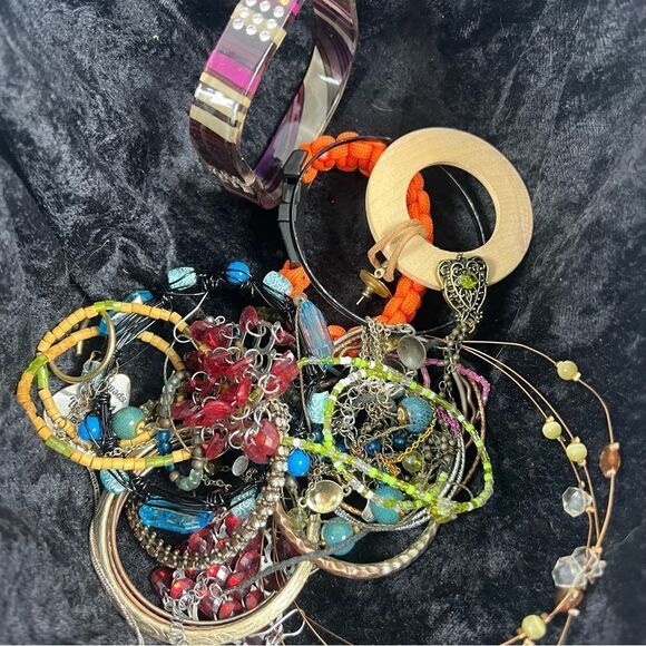 5 pounds of craft jewelry bundle vintage to current for repurpose - Picture 2 of 15